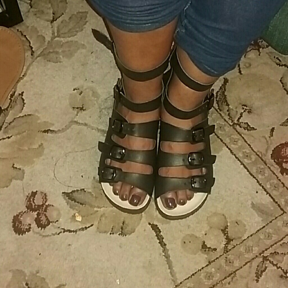 NIB Black Gladiator Style Sandals - Picture 5 of 8