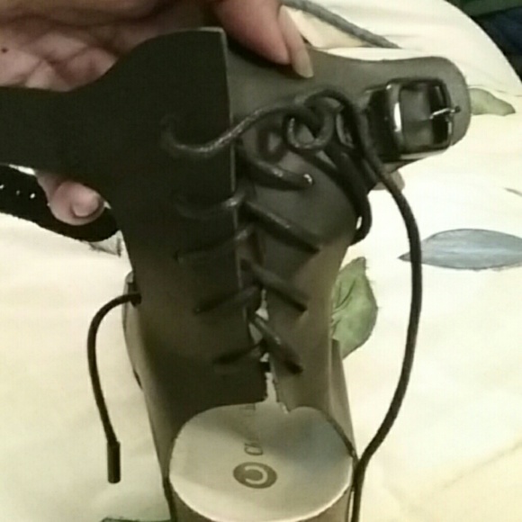 NIB Black Gladiator Style Sandals - Picture 4 of 8