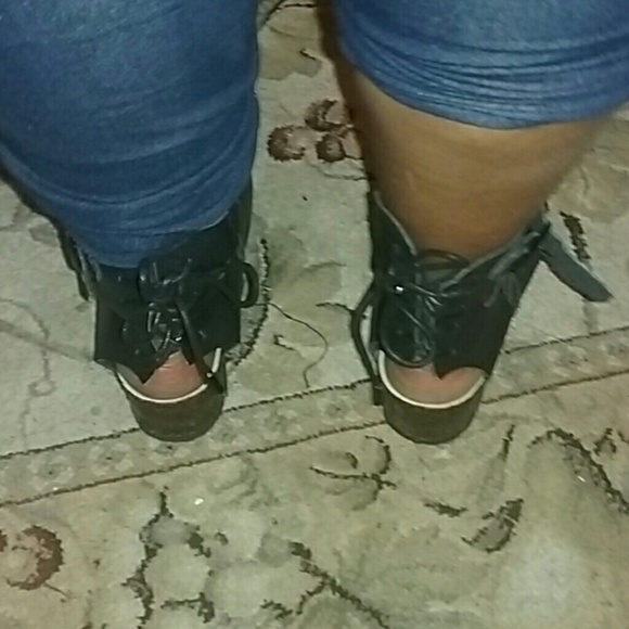 NIB Black Gladiator Style Sandals - Picture 7 of 8