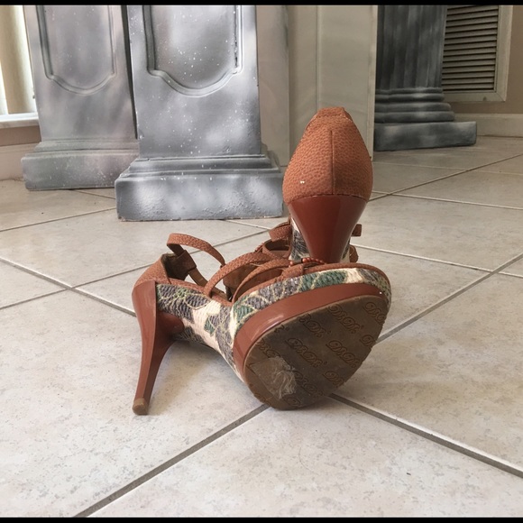 Platform Heels - Picture 4 of 4