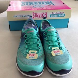 Sketchers Stretch Fit Athletic Shoes