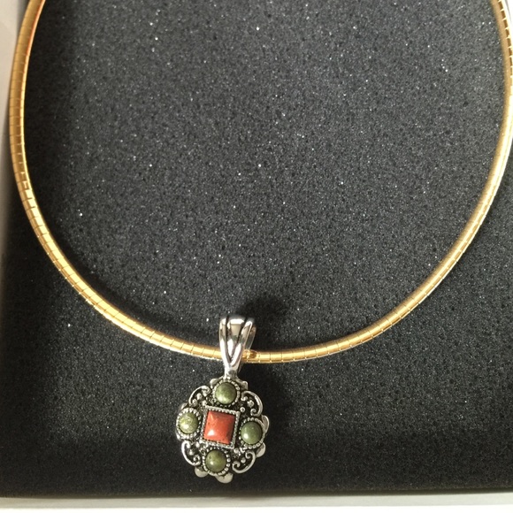 Lia Sophia 2-toned necklace & pendant