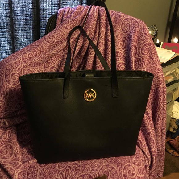 Black Michael Kors saffiano leather tote