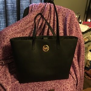 Black Michael Kors saffiano leather tote