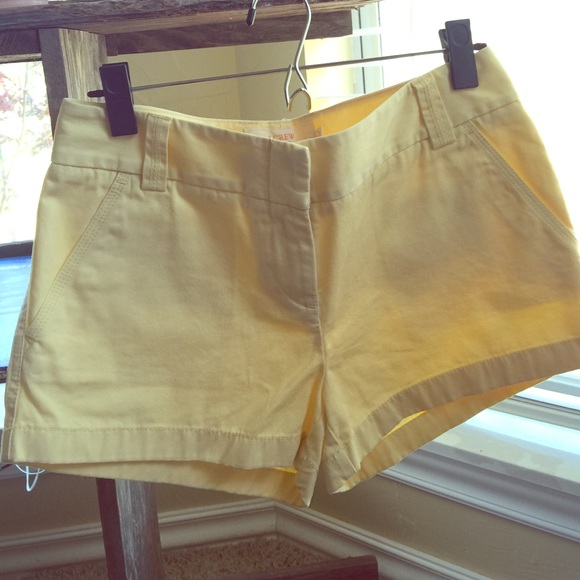 J.crew yellow classic twill chino short!