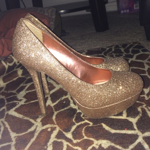 Champagne glitter pump!
