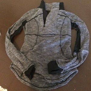 Lululemon grey black pullover 4