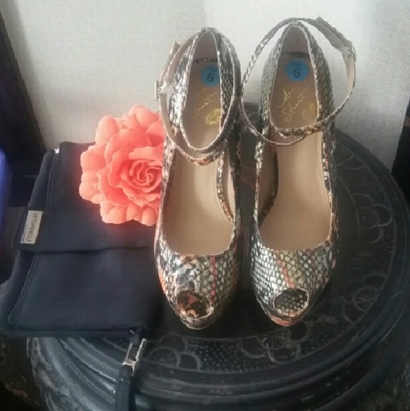 Colin Stuart Faux Snake Skin Heels!!! - Picture 3 of 4