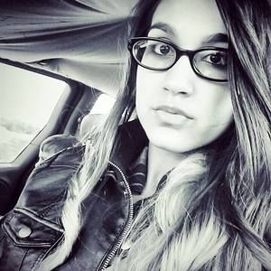 Meet your Posher, Dayana