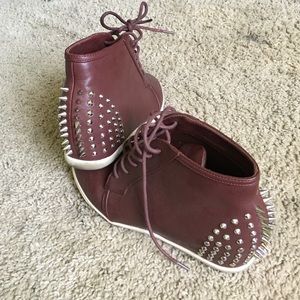 Burgundy Spiked wedge