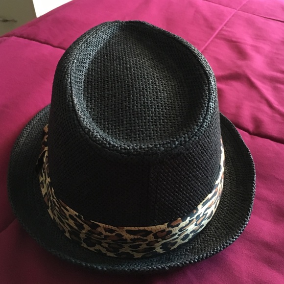 Fedora - Picture 3 of 4