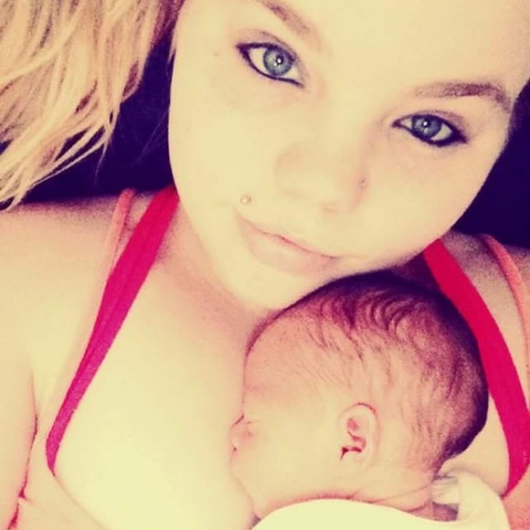 Meet your Posher, Erica - Picture 2 of 3