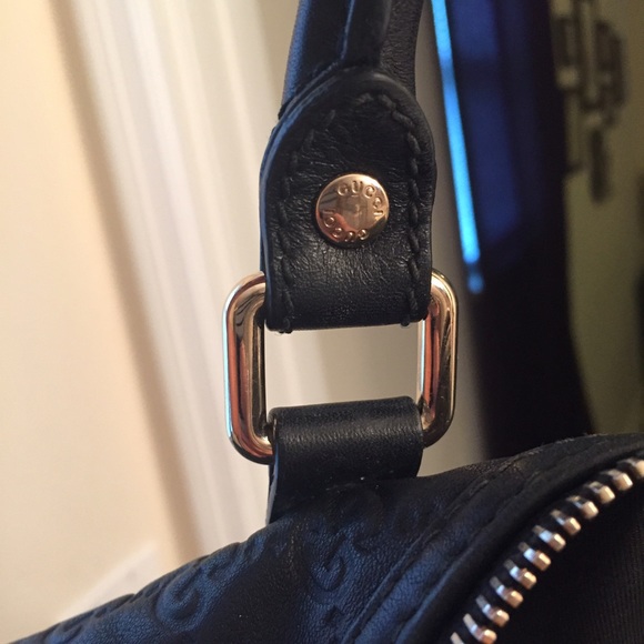 Authentic Gucci hand bag. - Picture 3 of 4