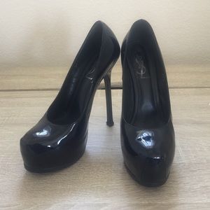 Yves Saint Laurent Tribute Pump