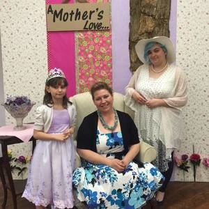 Meet your Posher, Becky