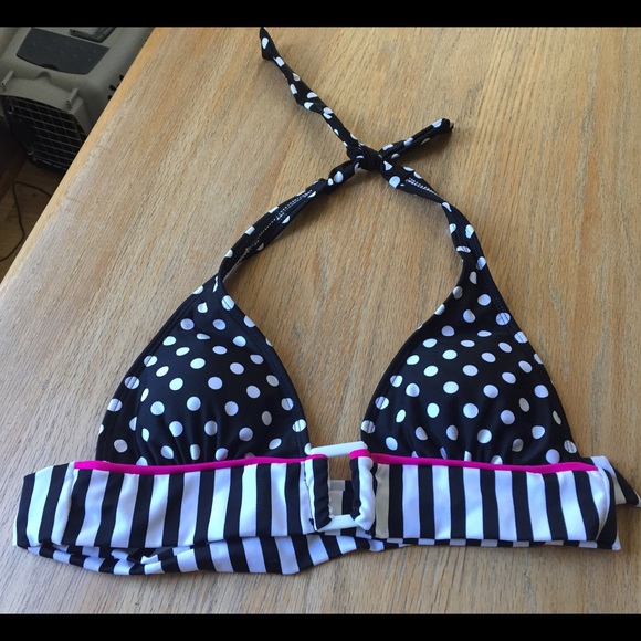 Cute Bikini - Picture 2 of 4