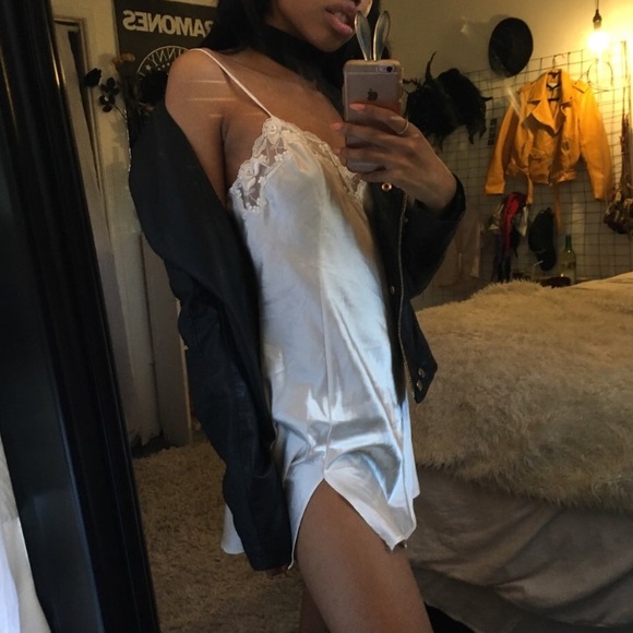 ❗️SOLD❗️vintage xs Victoria's Secret slip