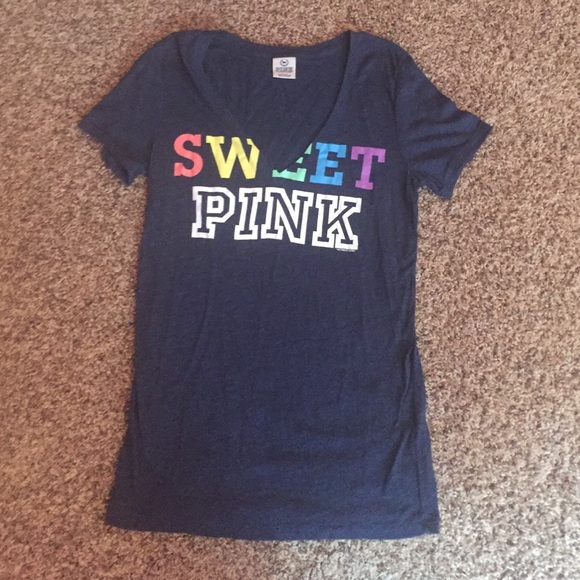 VS Pink "sweet pink" v-neck shirt