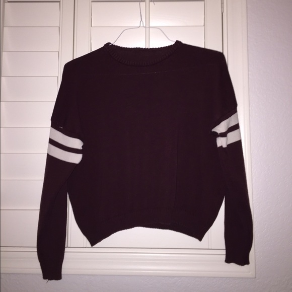 maroon and white brandy melville sweater
