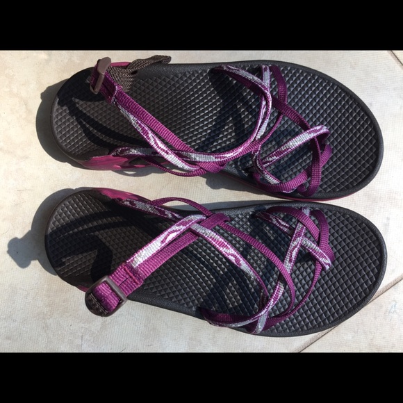 Chaco's ladies shoe  , size 7.   BRAND NEW ! Mauve