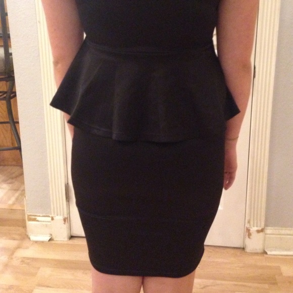 Gorgeous Black Classy Peplum Dress - Picture 3 of 4