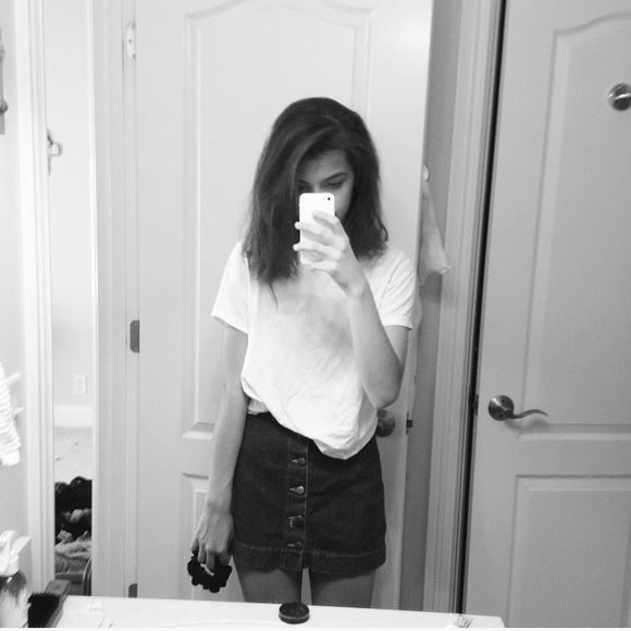 Meet Your Posher - Picture 3 of 3