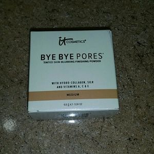 It cosmetics Bye bye pores finishing powder