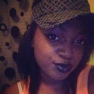 Meet your Posher, Simon'e