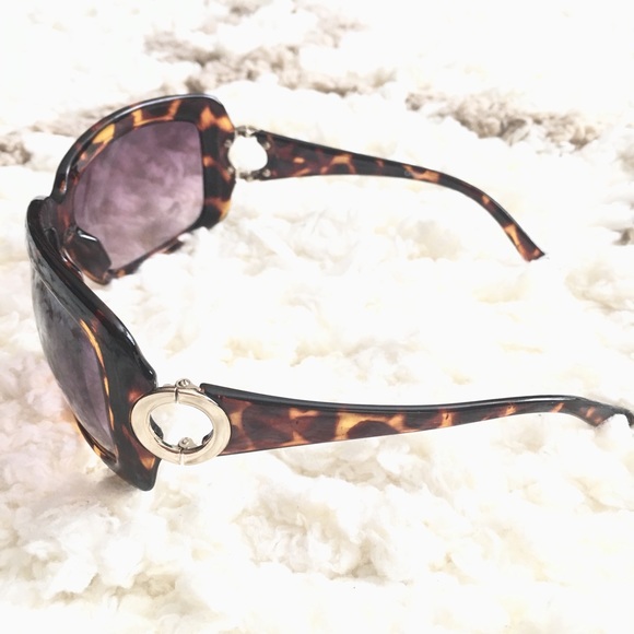 Sunglasses - Picture 2 of 4