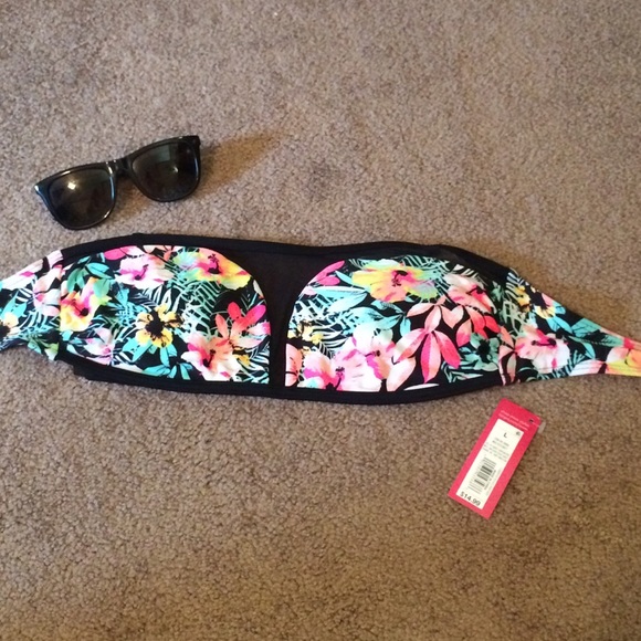 Floral Full Coverage Mesh Bikini Top😘