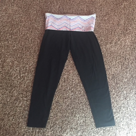 VS Pink yoga leggings