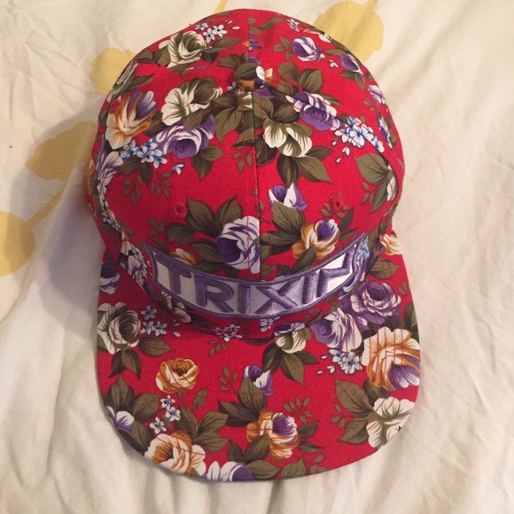 Trixin Calypso SnapBack - logo color pastel