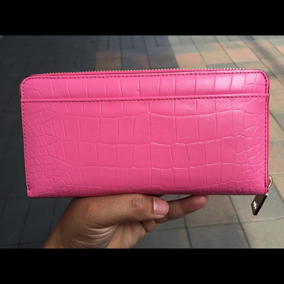 Brand New Kate spade authentic leather wallet - Picture 2 of 4