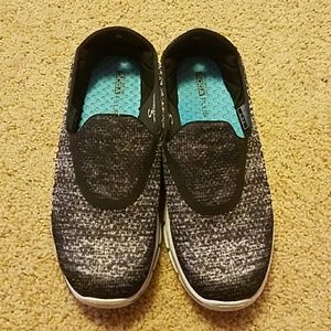 Go walks shoes plus