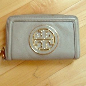 Tory Burch Authentic Zip around clutch