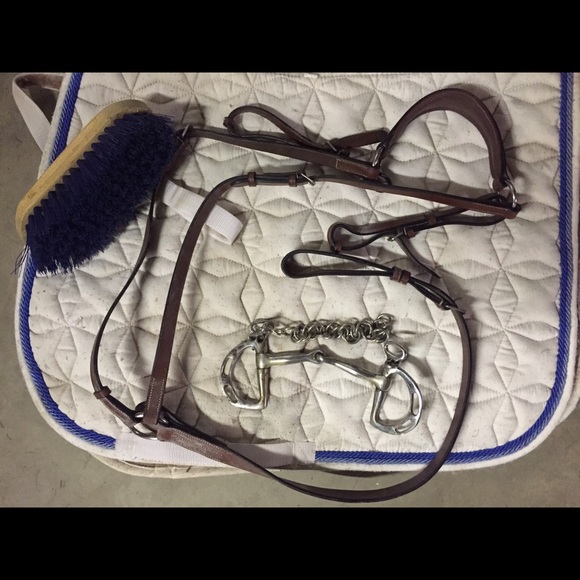 Equestrian bundle