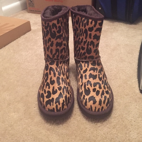 Leopard print Uggs