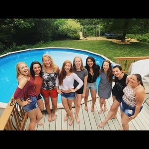 Meet your Posher, Hailey