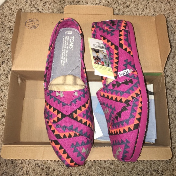 NWT Magenta Indo Print TOMS Slip on Shoes