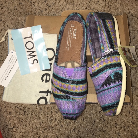 NWT Aqua Tamin Print TOMS Slip on Shoes