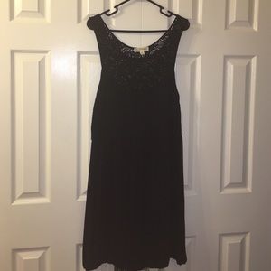 PLUS SIZED LITTLE BLACK DRESS FOREVER 21