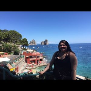 Meet your Posher, Elizabeth