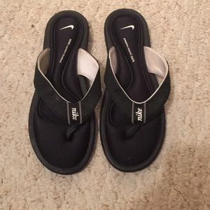 Nike flip flops