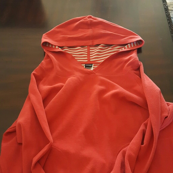 Lightweight hooded sweatshirt