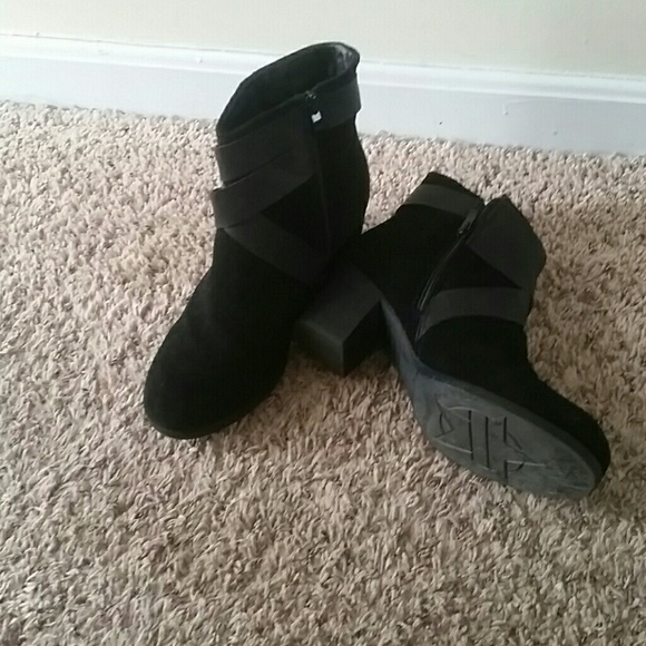 Ankle boot - Picture 1 of 3