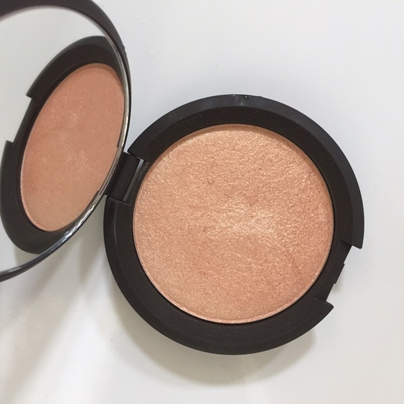 Becca X Jaclyn Hill Champagne Highlighter