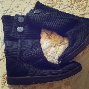 Black Cardy Uggs. So cozy!!!