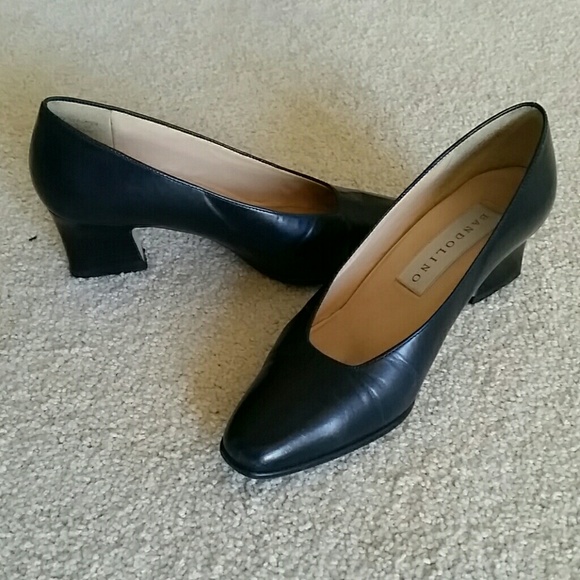 Black pump heel.