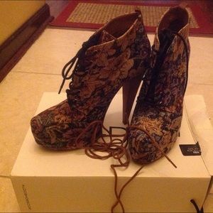 Floral print booties