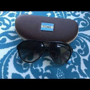 TOMS Women's Eyedrop Sunglasses with case